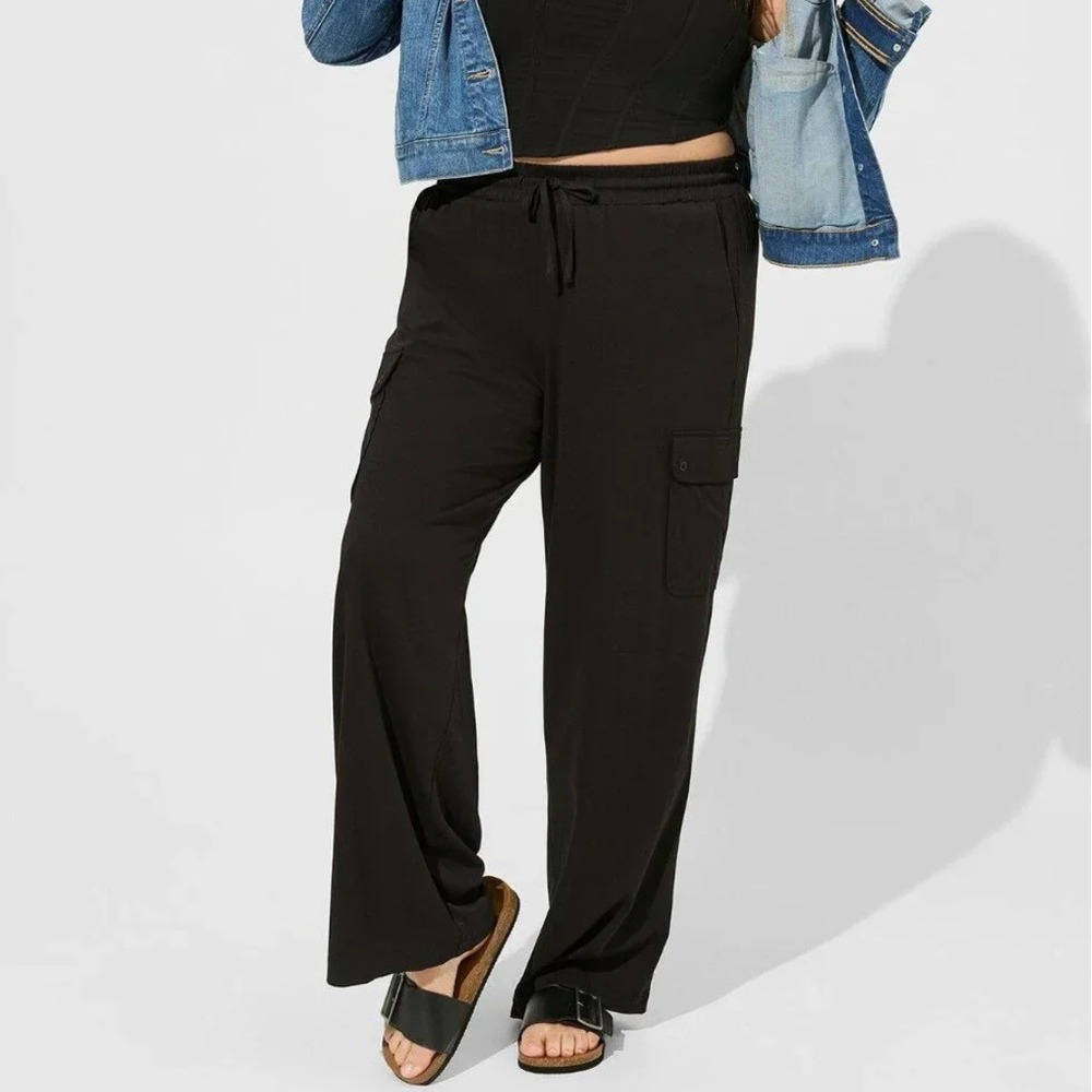NWT Torrid Cargo Pants Women 2X Black Wide Leg Stretch Challis Utility Gorpcore‎